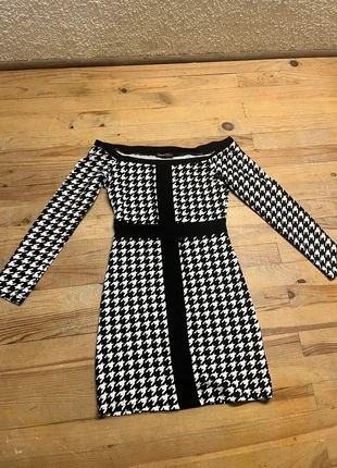 Robe Pied-de-Poule Noir et Blanc – Moulante, Col Bateau, marque: CHIC, état: Très bon état, taille: XS / 34 / 6, 8,00 €, 9,10 € Protection acheteurs incluse