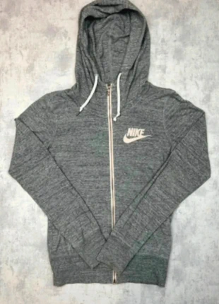 Veste légère à capuche Nike gris taille XS sweat pull full zip, marque: Nike, état: Très bon état, taille: XS / 34 / 6, 6,00 €, 7,00 € Protection acheteurs (Pro) incluse
