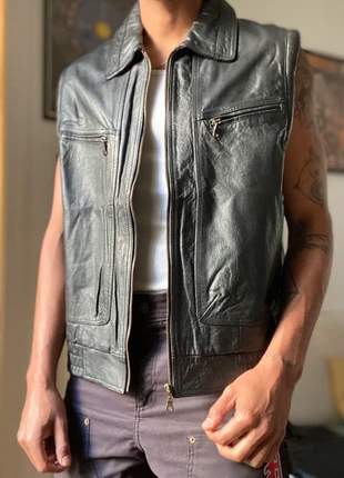 Vintage 90’s Black Leather Biker Vest Jacket, marca: Vintage Dressing, estado: Muy bueno, tamaño: L, 48,00 €, 51,10 € Protección al comprador incluida