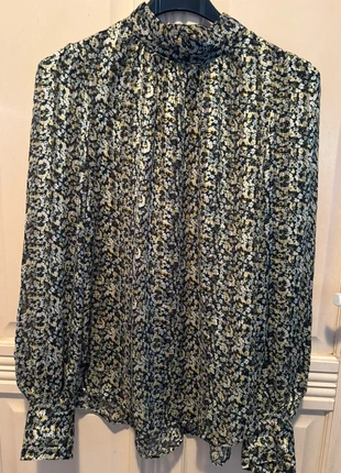 Blouse H&M taille S neuve, marque: H&M, état: Neuf sans étiquette, taille: S / 36 / 8, 5,00 €, 5,95 € Protection acheteurs incluse