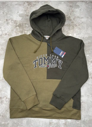 Hoodie colorblock Tommy Jeans | Taille XL | Vert olive logo brodé, brand: Tommy Hilfiger, condition: New with tags, size: XL, €55.00, €58.45 includes Buyer Protection Pro