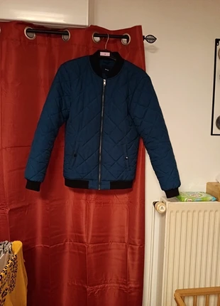 Manteau veste matelassée, marque: Kiabi, état: Très bon état, taille: S, 5,00 €, 5,95 € Protection acheteurs incluse