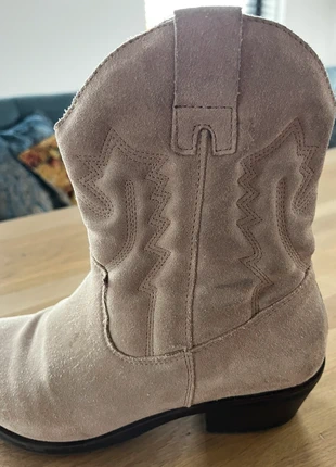 Dames cowboy laarsjes, suède, beige/bruin/taupe kleur, maat 39, marque: onbekend, état: Bon état, taille: 39, 10,00 €, 11,20 € Protection acheteurs incluse