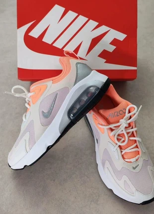 Basket Nike air Max 200 femme taille 38.5, marke: Nike, zustand: Sehr gut, größe: 38.5, 85,00 €, 89,95 € inklusive Vinted-Käuferschutz