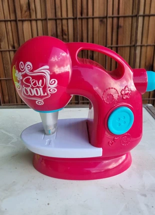 Machine à coudre pour enfant, marca: Sew Cool, estado: Bom, tamanho: 4 anos / 104 cm, €3.00, €3.85 inclui Proteção do Comprador
