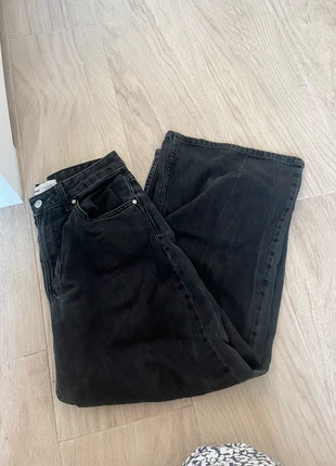 Black Wide leg low waisted jeans bershka, marke: Bershka, zustand: Sehr gut, größe: M / 38 / 10, 10,00 €, 11,20 € inklusive Vinted-Käuferschutz