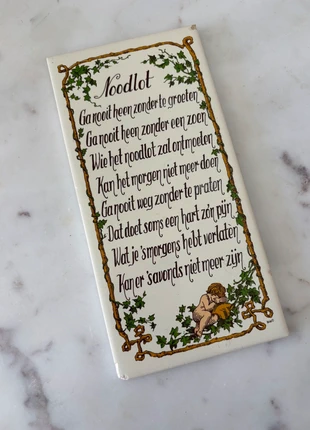 Vintage tegeltje “Noodlot” met klimoprint, marque: Vintage, état: Bon état, 6,95 €, 8,00 € Protection acheteurs (Pro) incluse