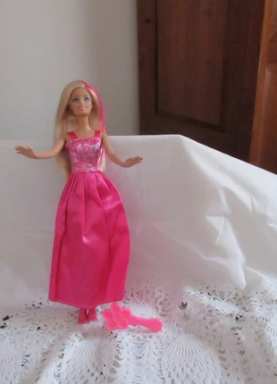 barbie robe de soirée poupée mannequin, marke: Mattel, zustand: Sehr gut, größe: Einheitsgröße, 10,00 €, 11,20 € inklusive Vinted-Käuferschutz