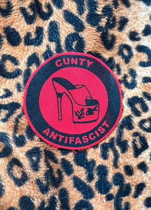 patch cunty antifa rouge, marque: DIY, état: Très bon état, 4,00 €, 4,90 € Protection acheteurs incluse