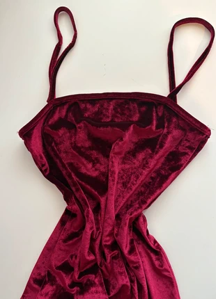 Weihnachtliches Minikleid in rotem Samt, Pull&Bear, Spaghettiträger, Gr. 38 M, brand: Pull & Bear, condizioni: Ottime, taglia: M / IT 42 / EU 38, €6.30, €7.32 include la Protezione acquisti