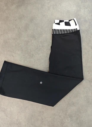 Pantalon de Sport Lululemon Groove Noir et Blanc - Legging Flare Femme Taille 6, marque: Lululemon, état: Très bon état, taille: S / 36 / 8, 24,80 €, 26,74 € Protection acheteurs (Pro) incluse