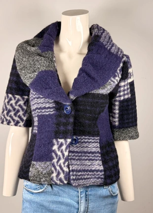 Purple patchwork wool-blend cropped jacket, artistic Italian design (Size L), marque: Vintage Dressing, état: Très bon état, taille: L / 40 / 12, 24,90 €, 26,85 € Protection acheteurs incluse