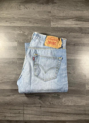 Jean Lévis 501 coupe droite bleu claire en parfait état taille w33, marque: Levi's, état: Très bon état, taille: W33 | FR 42, 25,00 €, 26,95 € Protection acheteurs incluse