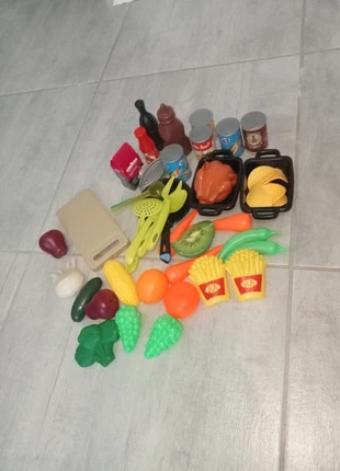 Lot 3 dînette, merk: Ecoiffier, staat: Heel goed, maat: 9-12 maanden / 74 cm, € 3,00, € 3,85 inclusief Kopersbescherming