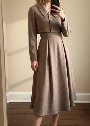 Ensemble robe midi vintage chic avec veste courte à boutons perles, marque: Maison Elora, état: Très bon état, taille: S / 36 / 8, 69,99 €, 74,19 € Protection acheteurs (Pro) incluse