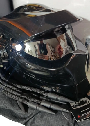 Casco Predator talla M (55-58cm) Espectacular, brand: Predator, condizioni: Nuovo con cartellino, €145.00, €152.95 include la Protezione acquisti