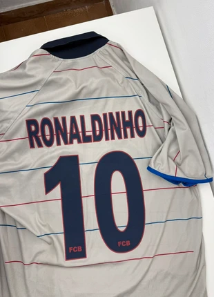 Barcellona 2003/04 #10 Ronaldinho Away Jersey Vintage, brand: FC Barcelona, condizioni: Ottime, taglia: XL, €40.00, €42.70 include la Protezione acquisti