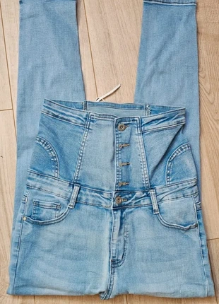 Jean clair Taille haute ceinture haute, daysie taille 40, brand: Daysie, condizioni: Ottime, taglia: L / IT 44 / EU 40, €12.00, €13.30 include la Protezione acquisti