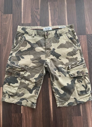 Camo cargoshort maat M, marque: Olivio plati, état: Très bon état, taille: M, 10,00 €, 11,20 € Protection acheteurs incluse
