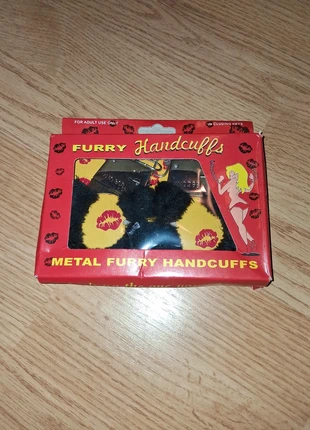 Furry handboeien zwart, merk: Outfit, staat: Nieuw met prijskaartje, maat: Universele maat, € 1,49, € 2,26 inclusief Kopersbescherming