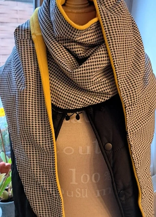 Écharpe femme Jaune et noir à carreaux fait main, brand: Fait Main, condizioni: Ottime, €15.00, €16.45 include la Protezione acquisti