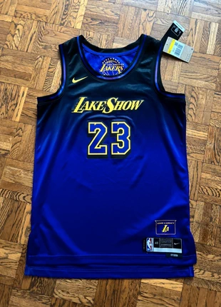 LeBron James Jersey, marke: Nike, zustand: Neu, mit Etikett, größe: S, 50,00 €, 53,20 € inklusive Vinted-Käuferschutz