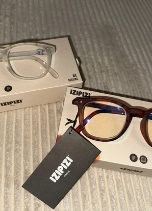 Lot de 2 paires de lunette de vue Izipizi +2,5, marca: IZIPIZI, estado: Novo com etiquetas, €29.00, €31.15 inclui Proteção do Comprador