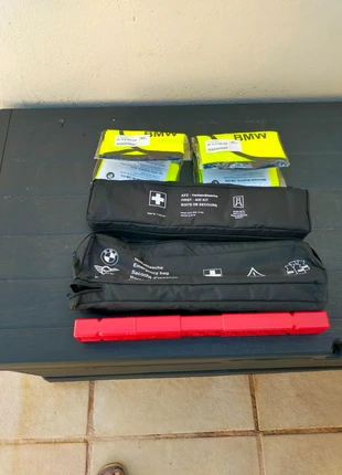 Kit urgence BMW, merk: BMW, staat: Nieuw met prijskaartje, maat: Universeel, € 15,00, € 16,45 inclusief Kopersbescherming