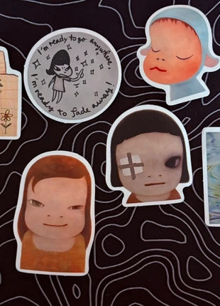 Stickers Yoshimoto Nara, merk: Yoshimoto Nara, staat: Nieuw zonder prijskaartje, maat: Prematuur, tot 44 cm, € 4,00, € 4,90 inclusief Kopersbescherming