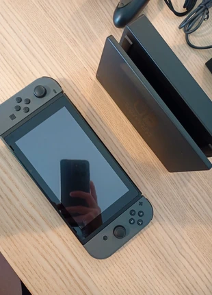 Switch + 4 jeux, brand: Nintendo, condition: New without tags, €330.00, €347.20 includes Buyer Protection