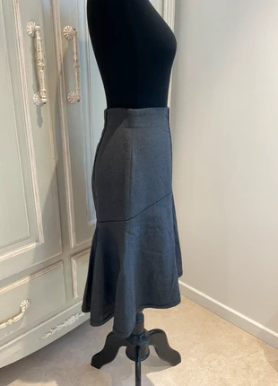 Gianfranco Ferré body flattering winter wool work business skirt, brand: Gianfranco Ferré, condition: Very good, size: S / 36 / 8, €29.00, €31.15 includes Buyer Protection Pro