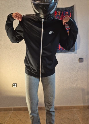 Nike Track Jacket Embroidered Retro Zipper Negro Talla M Chaqueta Cremallera Logo Bordada, marque: Nike, état: Bon état, taille: M, 19,99 €, 21,69 € Protection acheteurs incluse