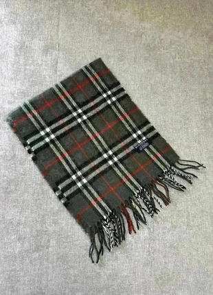 Écharpe Burberry gris foncé, marke: Burberry, zustand: Sehr gut, 45,00 €, 47,95 € beinhaltet Vinted-Käuferschutz Pro