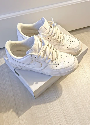 AF1 Blanche, marque: Nike, état: Bon état, taille: 45, 35,00 €, 37,45 € Protection acheteurs incluse