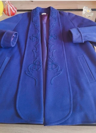 Magnifique manteau cachemire Courrèges, marque: Courrèges, état: Bon état, taille: L / 40 / 12, 95,00 €, 100,45 € Protection acheteurs incluse