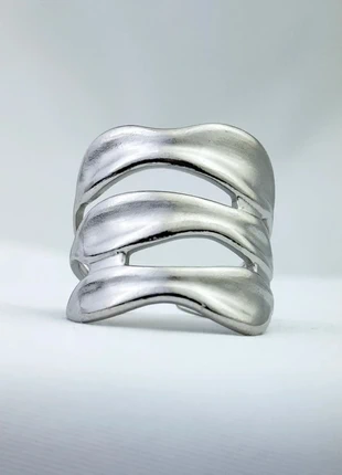 Bague Argentée Large Ondulée Organique Ajustable En Acier Inoxydable, marca: CHROME, estado: Muito bom, tamanho: Ajustável, €12.00, €13.30 inclui Proteção do Comprador Pro