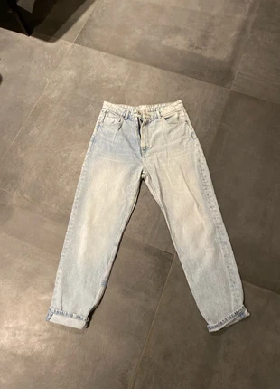 Jean coupe mom, marque: Bershka, état: Très bon état, taille: XL / 42 / 14, 5,00 €, 5,95 € Protection acheteurs incluse