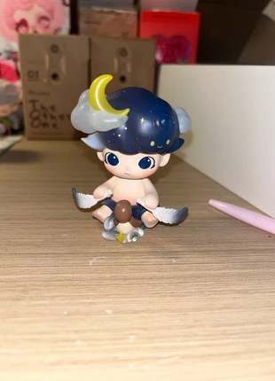 Popmart dimoo, merk: POPMART, staat: Heel goed, maat: Prematuur, tot 44 cm, € 8,00, € 9,10 inclusief Kopersbescherming