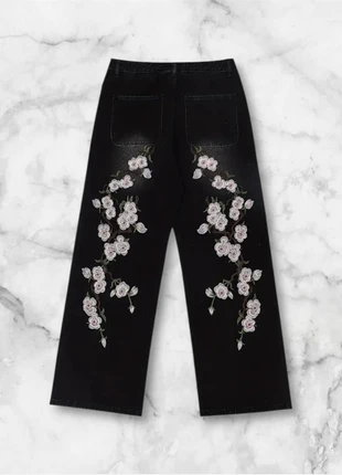 Jean noir brodé motifs fleurs roses taille M style streetwear oversize Y2K vintage, brand: y2k, condition: Very good, size: M, €50.00, €53.20 includes Buyer Protection Pro