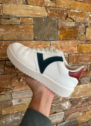 Baskets Victoria blanche, verte et rouge, comme neuve / Taille 39, marca: Victoria, estado: Muy bueno, tamaño: 39, 48,00 €, 51,10 € Protección al comprador incluida