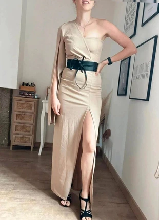 Robe Boohoo neuve, marke: Boohoo, zustand: Neu, mit Etikett, größe: M / 38 / 10, 14,99 €, 16,44 € inklusive Vinted-Käuferschutz