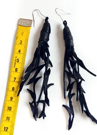 Aparte, grote, lange , zwart leren Avantgarde oorhangers, staat: Nieuw zonder prijskaartje, € 7,50, € 8,58 inclusief Kopersbescherming