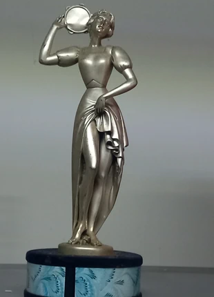 Statua vintage “Dama con tamburello” in lega argentata – 27x10 cm, zustand: Gut, 45,00 €, 47,95 € inklusive Vinted-Käuferschutz