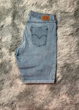 Short en Jean Levi's Bermuda Bleu Clair W35 SH083, brand: Levi's, condizioni: Ottime, taglia: IT 44 | W35, €16.00, €17.50 include la Protezione acquisti Pro