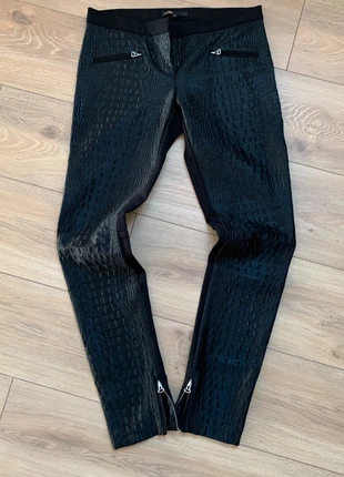 Legging noir Maje T36 noir effet croco, dos jersey stretch, marca: Maje, estado: Muito bom, tamanho: S / 36 / 8, €25.00, €26.95 inclui Proteção do Comprador