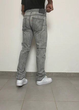 Jean Levi’s 511 homme W32 L30 coupe slim couleur gris 61% coton (J250), brand: Levi's, condizioni: Ottime, taglia: IT 42 | W32, €24.99, €26.94 include la Protezione acquisti Pro
