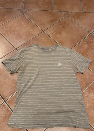 T-shirt maglietta tee american style vintage dressing 90’ 2000’ hip hop rave y2k oversized, merk: Nike, staat: Heel goed, maat: M, € 9,90, € 11,10 inclusief Kopersbescherming