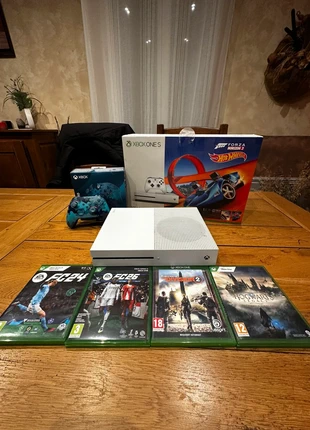 Xbox one S + 4 jeux + Manette, brand: Xbox, condition: Very good, €130.00, €137.20 includes Buyer Protection