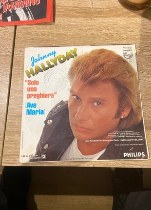 Vinyles bob marley johnny Hallyday, condition: Good, €20.00, €21.70 includes Buyer Protection