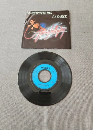 Disque Vinyl 45 tours - Johnny Hallyday, état: Bon état, 4,00 €, 4,90 € Protection acheteurs incluse
